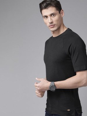 Roadster Solid Men Round Neck Black T-Shirt