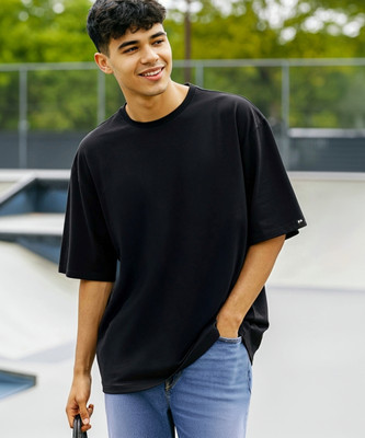 BEWAKOOF Solid Men Round Neck Black T-Shirt