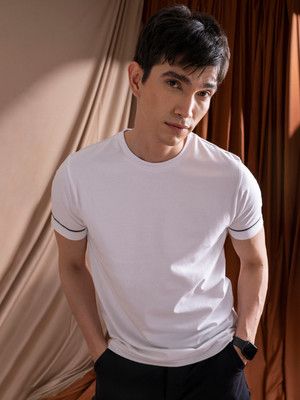 Damensch Solid Men Round Neck White T-Shirt