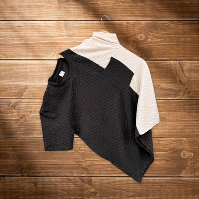 AKSHILU Self Design Men Boat Neck Black T-Shirt