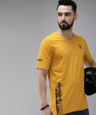 Roadster Solid Men V Neck Yellow T-Shirt