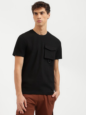 United Colors of Benetton Solid Men Crew Neck Black T-Shirt