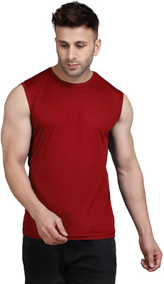 UDI n ADI Solid Men Round Neck Maroon T-Shirt