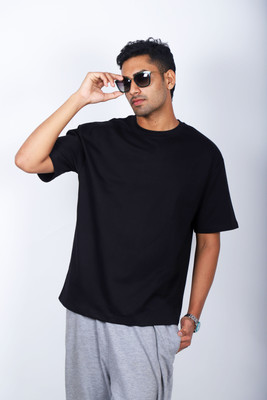BLAKENTO Solid Men Round Neck Black T-Shirt