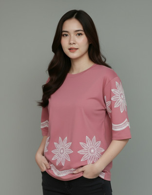 GIANT VERSUS Printed Women Round Neck Pink T-Shirt