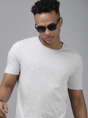 Roadster Solid Men Round Neck Grey T-Shirt