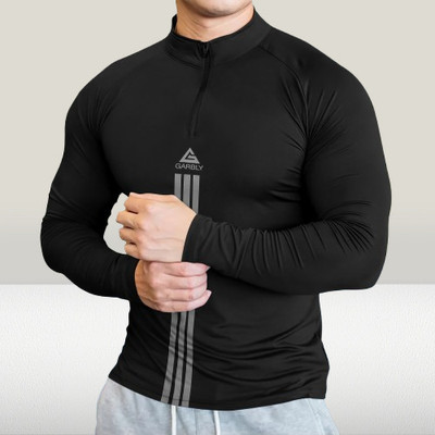 GAARRBLY Colorblock Men High Neck Black T-Shirt