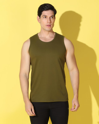 WOOSTRO Solid Men Scoop Neck Dark Green T-Shirt