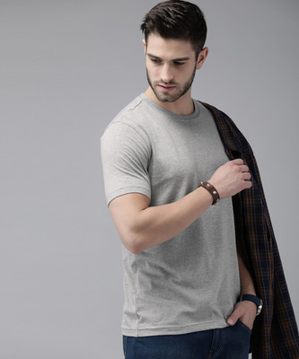Roadster Solid Men Round Neck Grey T-Shirt
