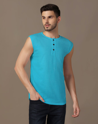 GEUM Solid Men Henley Neck Light Green T-Shirt