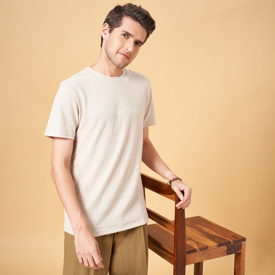 7 Alt by Pantaloons Self Design Men Round Neck White T-Shirt