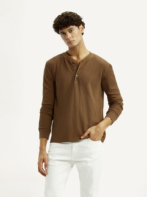 LEVI'S Solid Men Henley Neck Brown T-Shirt