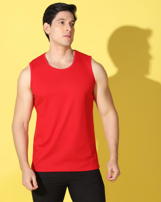 WOOSTRO Solid Men Round Neck Red T-Shirt