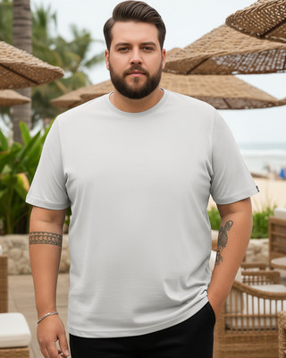 BEWAKOOF Solid Men Round Neck Grey T-Shirt