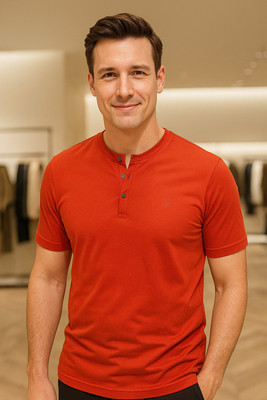 CELSIUS Solid Men Henley Neck Red T-Shirt
