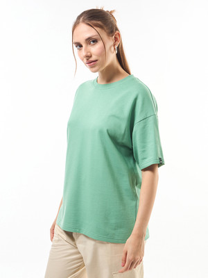 BEWAKOOF Solid Women Round Neck Green T-Shirt