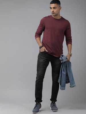 Roadster Solid Men Round Neck Maroon T-Shirt