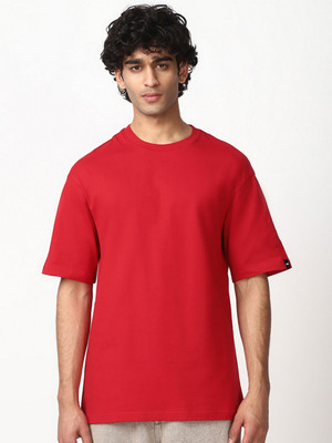 BEWAKOOF Solid Men Round Neck Red T-Shirt