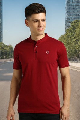 Urbano Fashion Solid Men Mandarin Collar Maroon T-Shirt