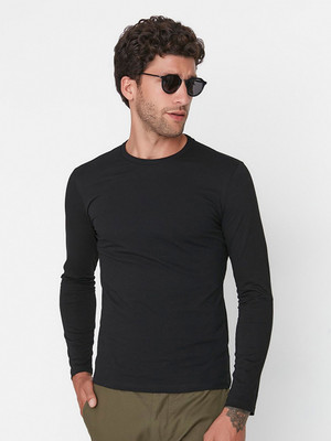 London Crew Solid Men Round Neck Black T-Shirt