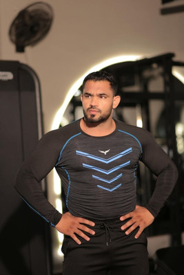 The Falcon Sports Printed Men Round Neck Black T-Shirt