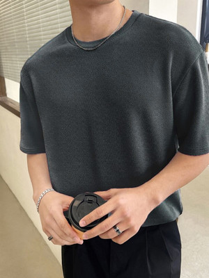SOLSTICE Solid Men Round Neck Grey T-Shirt