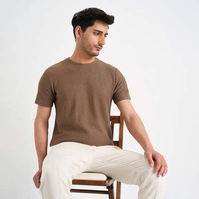 7 Alt by Pantaloons Solid Men Round Neck Brown T-Shirt
