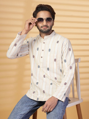 MakRoyal Self Design Men Mandarin Collar Beige T-Shirt