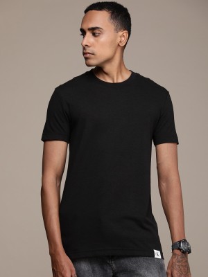 Calvin Klein Jeans Solid Men Crew Neck Black T-Shirt