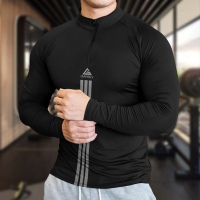 GAARRBLY Colorblock Men High Neck Black T-Shirt