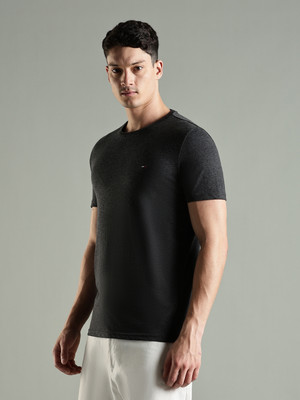 TOMMY HILFIGER Solid Men Crew Neck Black T-Shirt