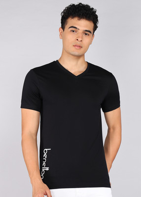 United Colors of Benetton Solid Men V Neck Black T-Shirt