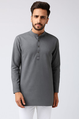 Svatantra Men Solid Straight Kurta(Grey)