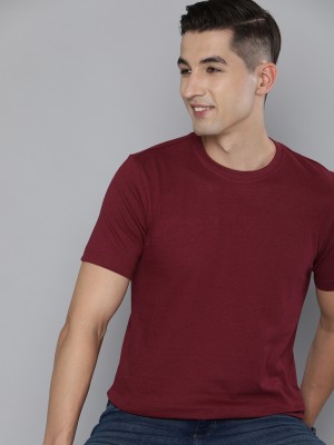 HERE&NOW Solid Men Round Neck Maroon T-Shirt