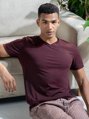 Damensch Solid Men V Neck Maroon T-Shirt