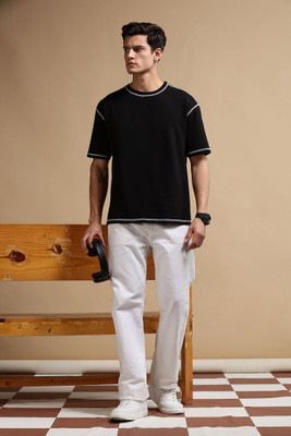 Eszett Self Design Men Round Neck Black T-Shirt