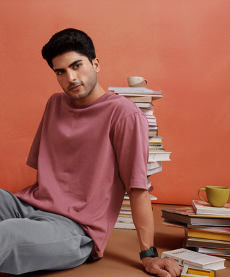 Damensch Solid Men Round Neck Maroon T-Shirt