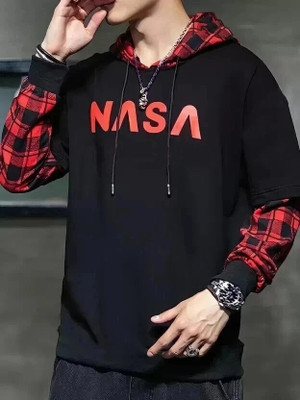 Vuzzan Typography Men Hooded Neck Black T-Shirt