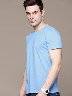 Roadster Solid Men Round Neck Blue T-Shirt