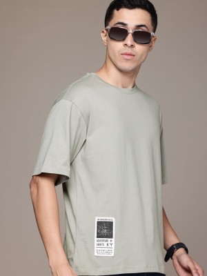 Roadster Solid Men Round Neck Grey T-Shirt