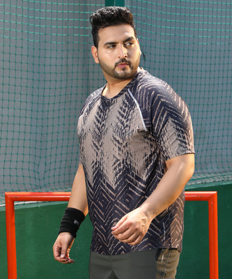 Instafab Plus Printed Men V Neck Black T-Shirt