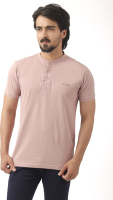 dloak Solid Men Stylised Neck Pink T-Shirt
