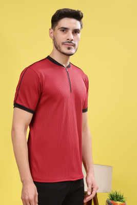 Madfrog Solid Men Zip Neck Maroon T-Shirt