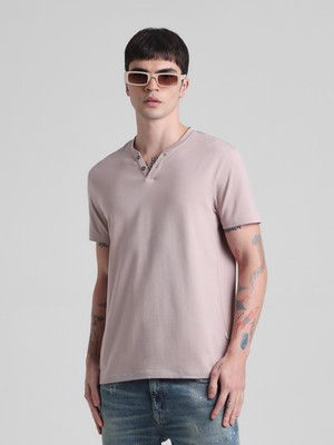 JACK & JONES Solid Men Henley Neck Pink T-Shirt