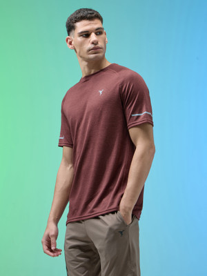 TECHNOSPORT Self Design, Printed Men Round Neck Maroon T-Shirt