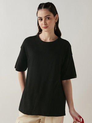 BEWAKOOF Solid Women Round Neck Black T-Shirt
