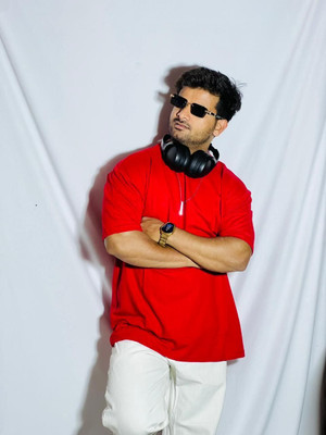 STEERTWEARS Solid Men Round Neck Reversible Red T-Shirt