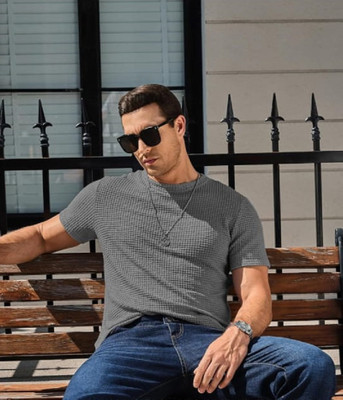 BOOM BAAM Solid Men Round Neck Grey T-Shirt
