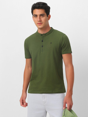 Urbano Fashion Solid Men Mandarin Collar Green T-Shirt