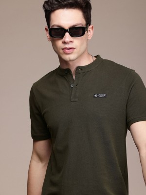 WROGN Solid Men Henley Neck Green T-Shirt